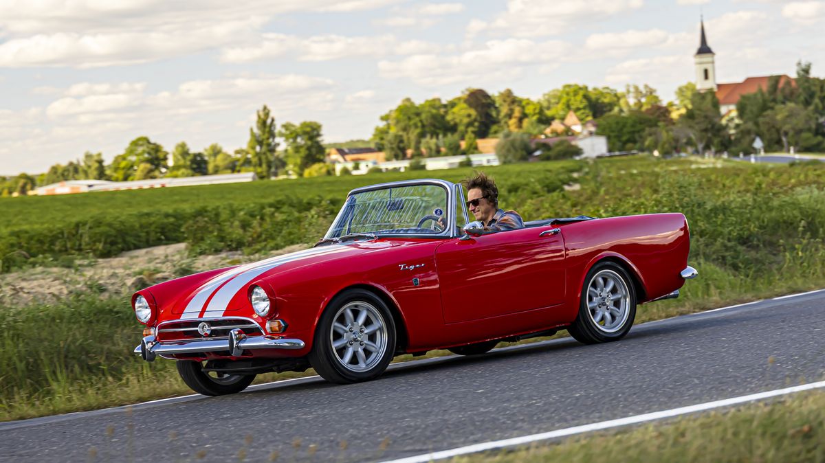 Sunbeam Tiger je takový muscle roadster. Britský sporťák je rarita, která dostala mocný americký osmiválec